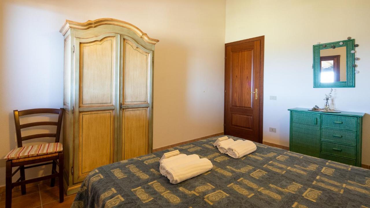 La Rosa Dei Venti Apts Porto San Paolo  Eksteriør bilde